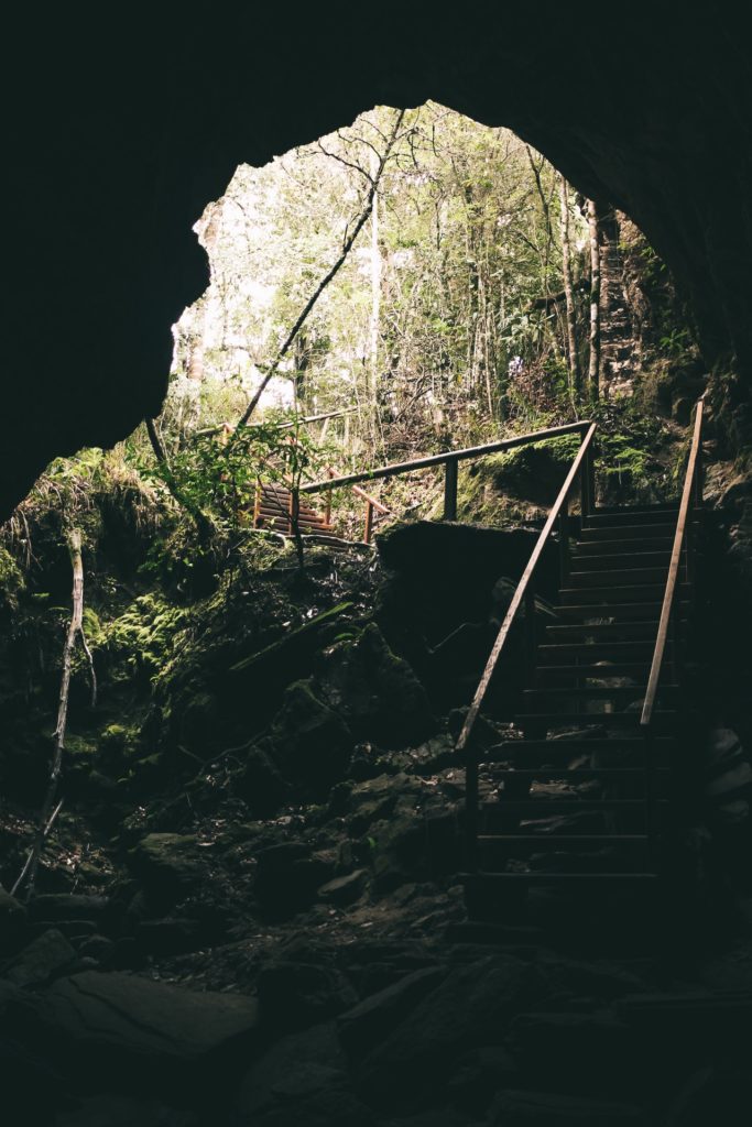 How to build a survival shelter in the wild 7 Rock Shelter