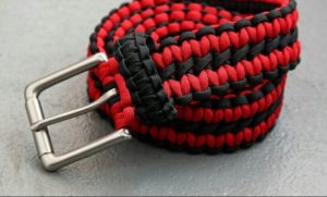 8 Paracord Projects You Must Know 15 paracord belt made of black and red paracord